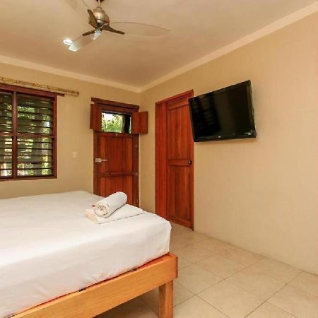 Esduma Iguanas Hotel Плая-дель-Кармен Экстерьер фото