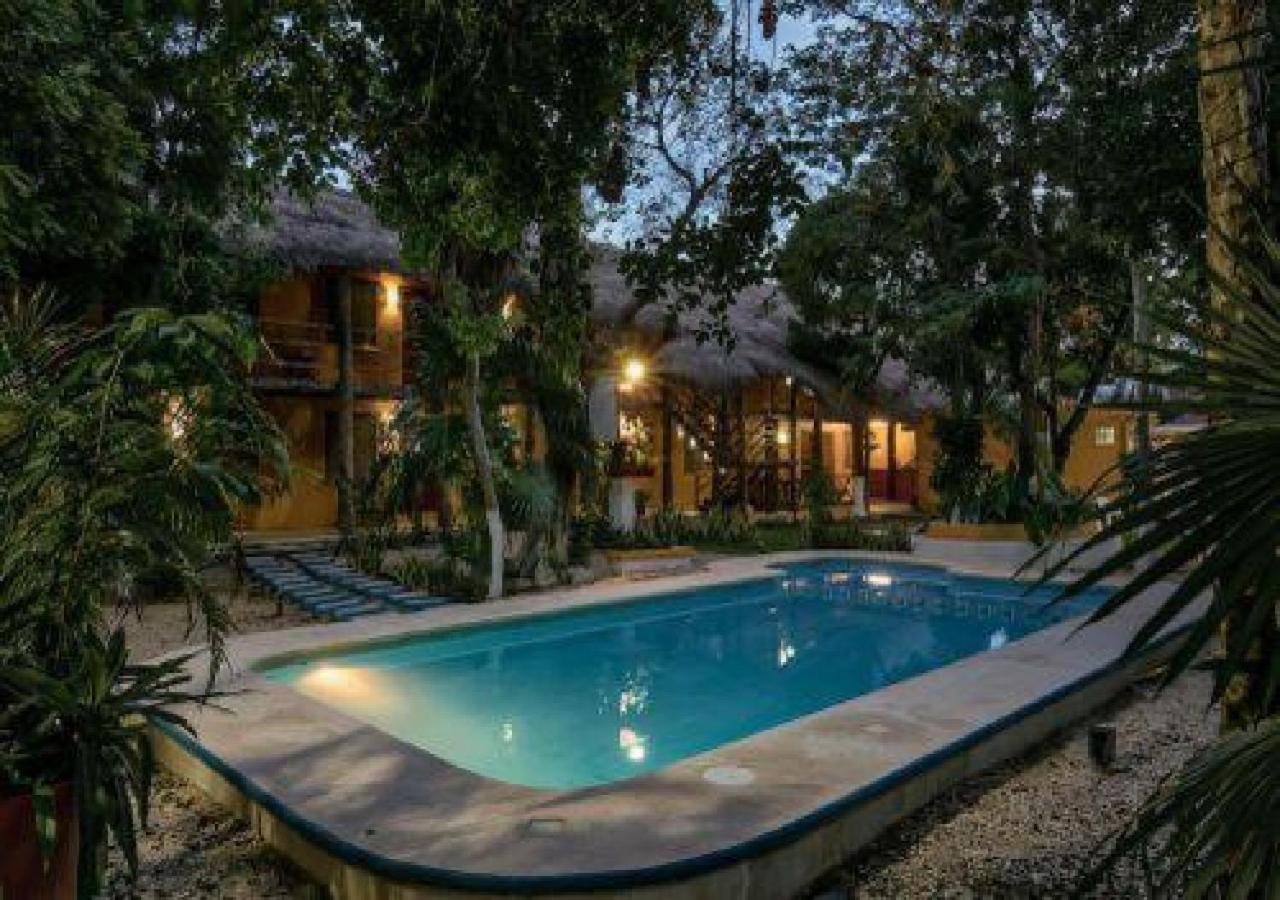 Esduma Iguanas Hotel Плая-дель-Кармен Экстерьер фото