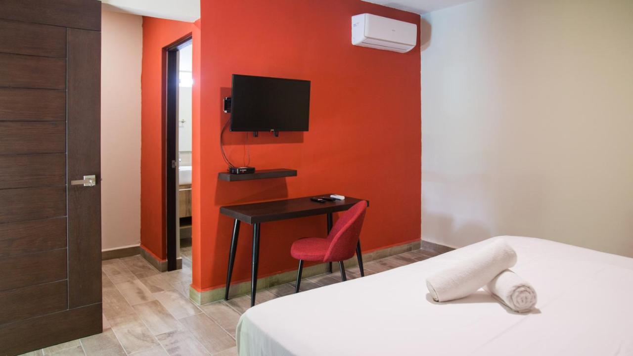 Esduma Iguanas Hotel Плая-дель-Кармен Экстерьер фото